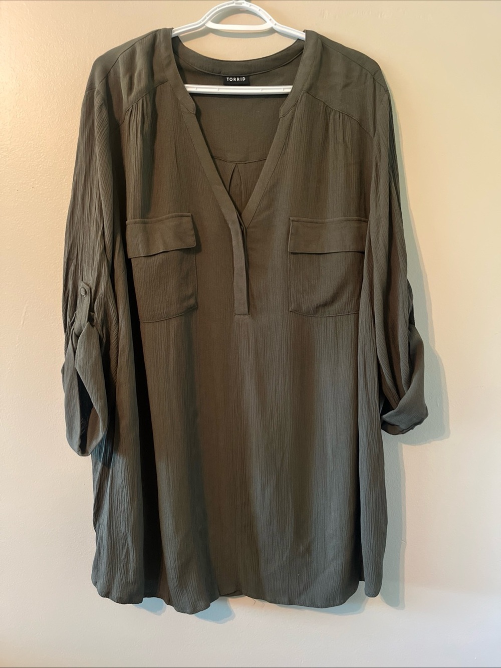 WOMEN’S TORRID SEMI SHEER GREEN TUNIC BLOUSE SIZE 3